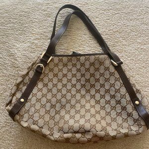 NWOT Gucci Mongram Canvas Abbey Hobo